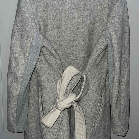 BCBGeneration LONG BELTED JACKET - Picture 13 of 13